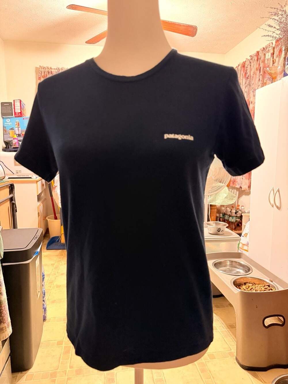 Patagonia Responsibili-Tee Size M Black P-6 Logo T-Shirt